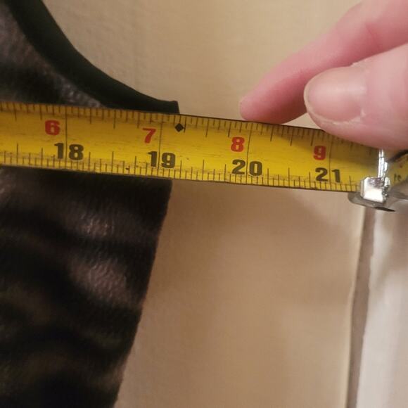 Susan Graver Womens Animal Print Fleece Vests Size M Lot Of 2 Leopard Zebra - Picture 6 of 7